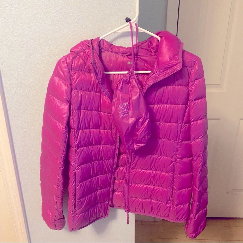 Uniqlo Ultra light down hooded jacket